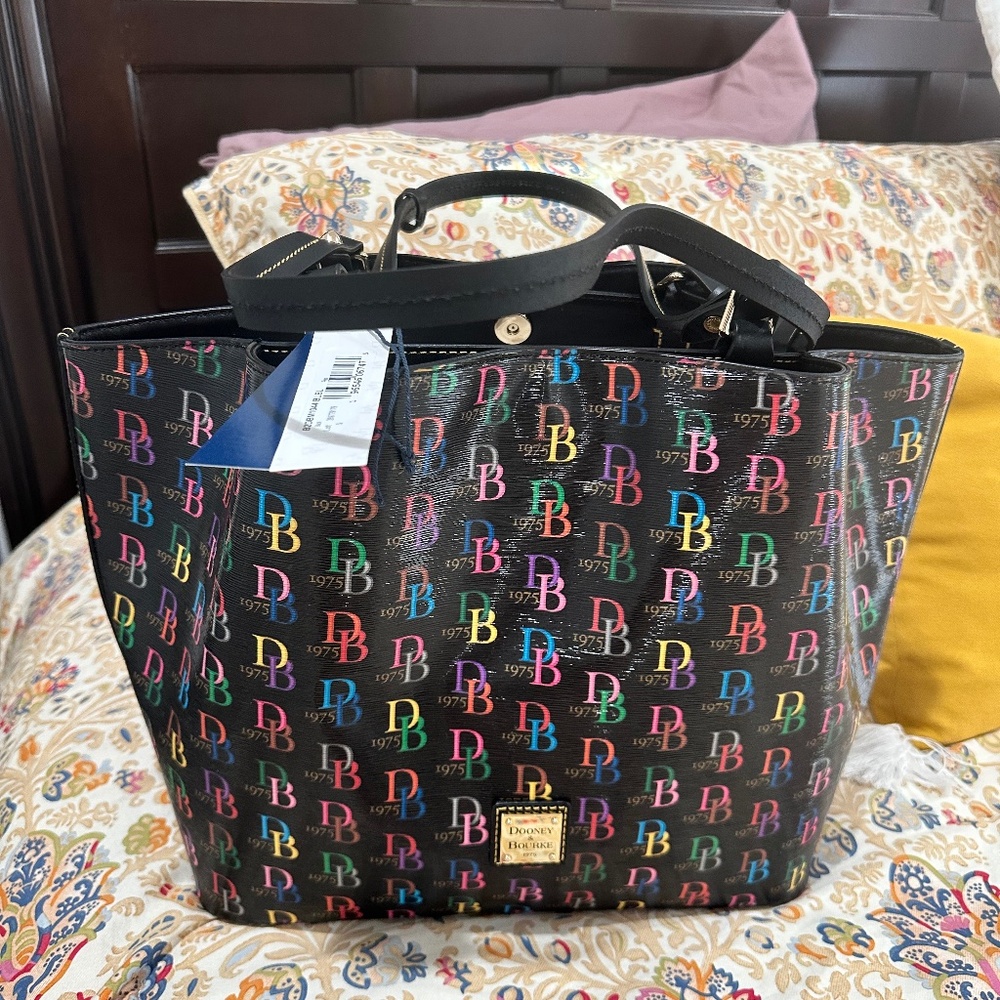 Dooney & Bourke Signature DB75 Multicolor Flynn Tote Bag Purse LARGE Size